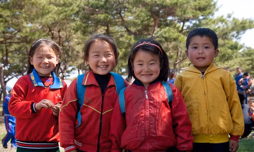 Dường như khá ít đứa trẻ ở Triều Tiên có được thời thơ ấu vô tư như bao bạn bè đồng tuổi khác.