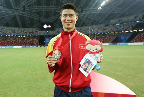 Đỗ Duy Mạnh đang là đội phó của U23 Việt Nam, chơi ở vị trí tiền vệ. Duy Mạnh đến từ Hà Nội, sinh ngày 29/9/1996, cao 1m80 và nặng 70kg.