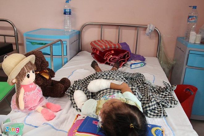 Việc một số thông tin cho rằng bé Thư bị bệnh than, liên cầu lợn… là không chính xác . Ảnh: HQ.