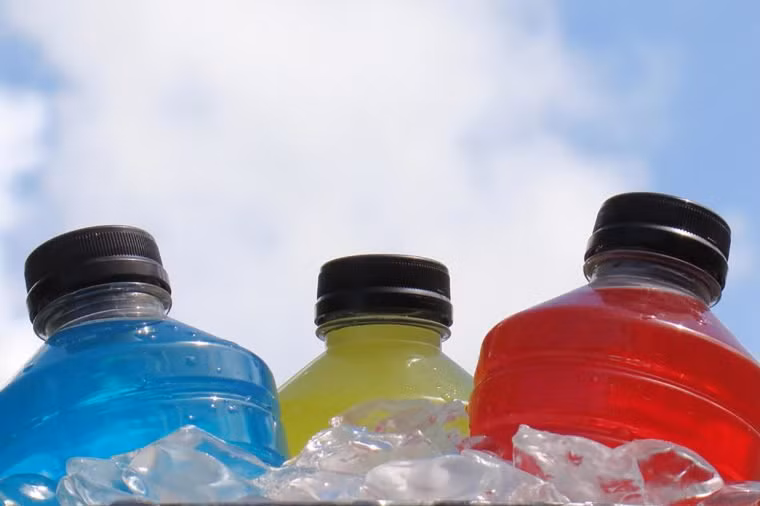 Đồ uống thể thao được tạo ra để bổ sung chất dinh dưỡng cho các vận động viên. Tuy nhiên, đường trong loại đồ uống này chính là nguyên nhân gây sâu răng.