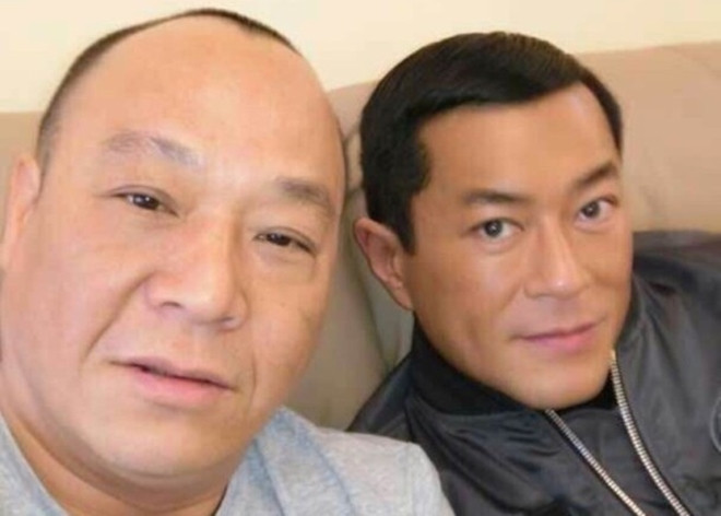 Cổ Thiên Lạc có mối quan hệ thân thiết với tay đại ca xã hội đen là diễn viên nổi tiếng.