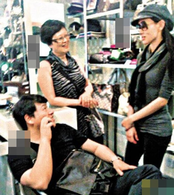 Dương Tư Kỳ bị bắt gặp hẹn hò với Ngô Soái.