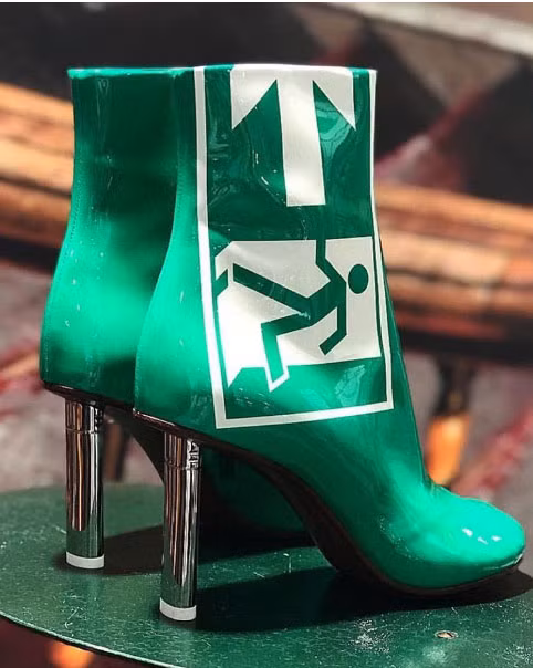 Giày không lối thoát.