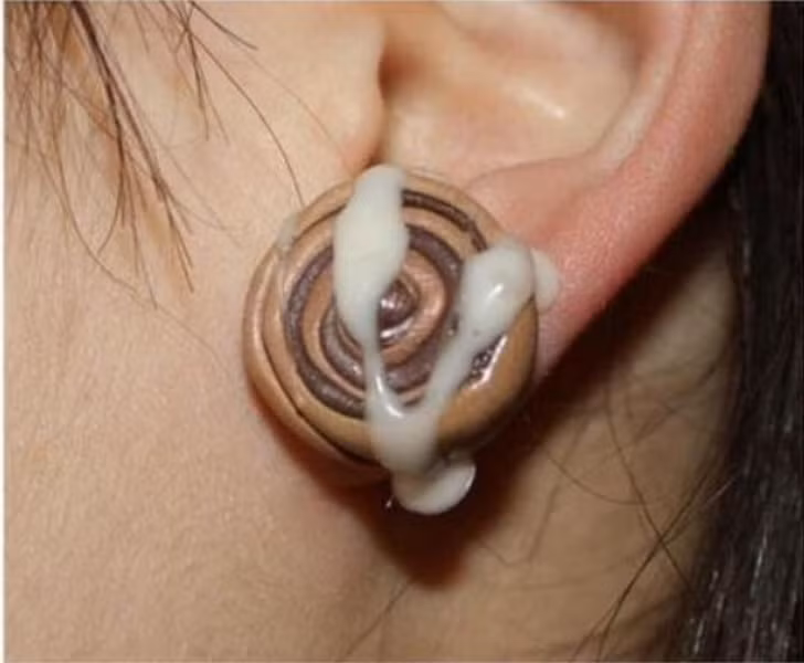 Đôi bông tai gây hiểu nhầm.