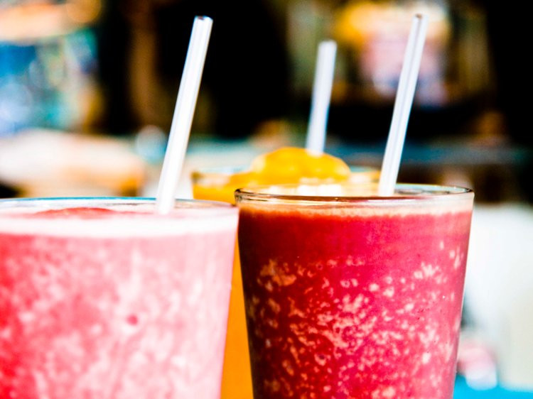 Sinh tố quả mọng: Không chỉ nhiều chất dinh dưỡng, sinh tố quả mọng còn giàu các chất chống oxy hóa, protein và chất xơ làm giảm cảm giác đói.