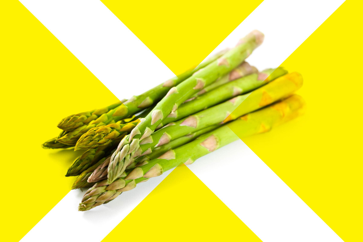 Nếu mắc bệnh gout, bạn nên hạn chế ăn măng tây bởi thực phẩm này có chứa purin. Đây là chất kích thích mức axit uric, kết tủa gây những cơn đau đớn của bệnh gout.