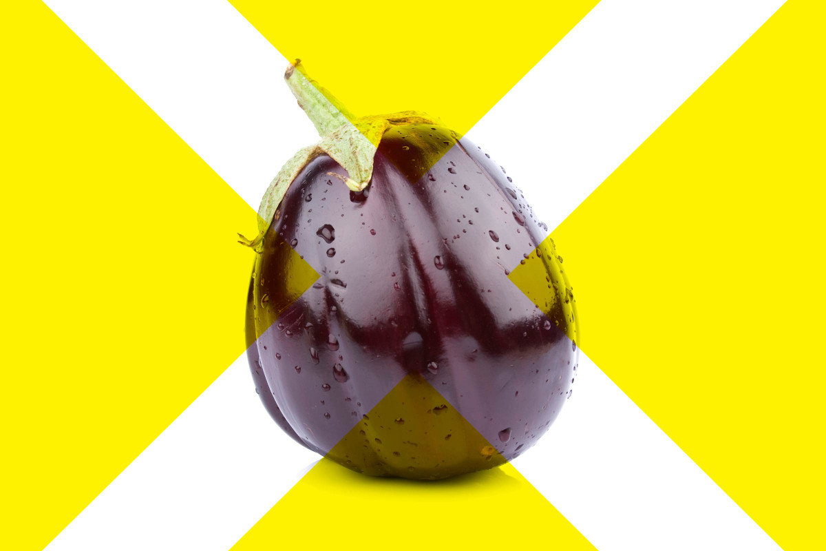 Nếu bạn đang giảm cân thì hạn chế ăn món cà tím chiêm bởi nó có chứa chất béo cao gấp 4 lần so với khoai tây chiên. Thay vào đó, bạn có thể nướng, xào hoặc hầm.