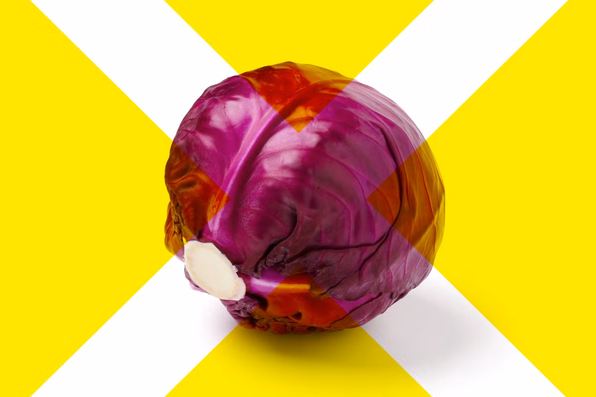 Nếu bạn bị bệnh viêm đại tràng hoặc bệnh Crohn, bác sĩ có thể đề nghị tránh hoặc giảm thiểu lượng bắp cải chứa vi khuẩn sống tự nhiên trong đường ruột và gây ra chướng bụng đầy hơi.