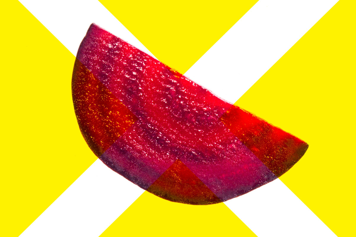 Nếu bạn có tiền sử mắc sỏi thận, hãy hạn chế các thực phẩm giàu chất oxalat như rau bina, củ cải đường và củ dền.