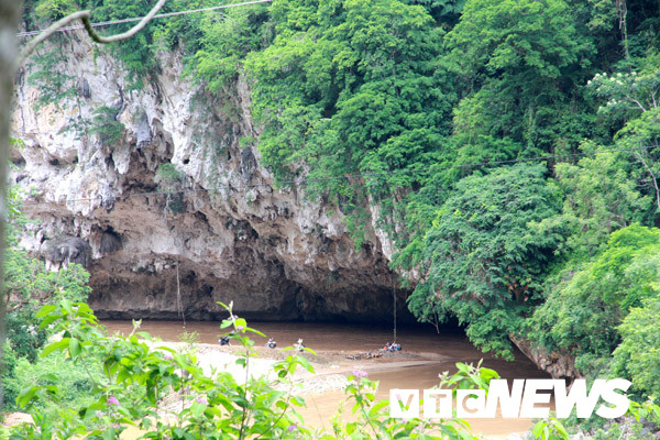 Hang Ma nhìn từ trên cao.