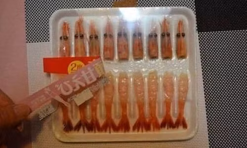 Đây chính là sự thật đằng sau khay tôm đẹp mắt.