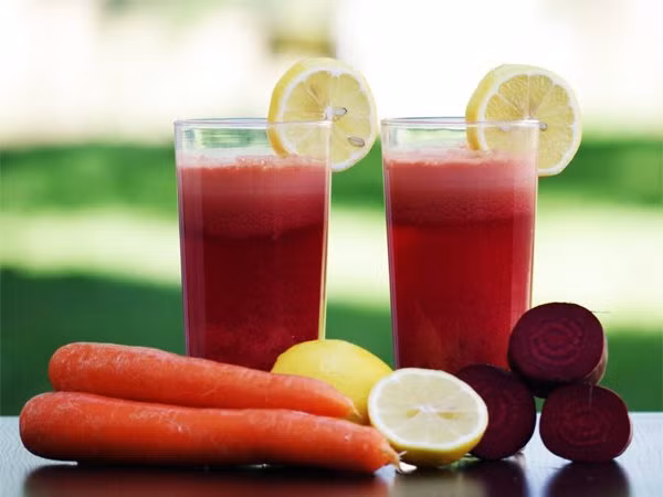 Trạng thái tinh thần, stress, chế độ ăn không lành mạnh, thay đổi lối sống là một số nguyên nhân khiến bạch cầu giảm. Một số thực phẩm giàu beta-caroten và các chất dinh dưỡng khác có thể tăng cường sản xuất các tế bào bạch cầu.