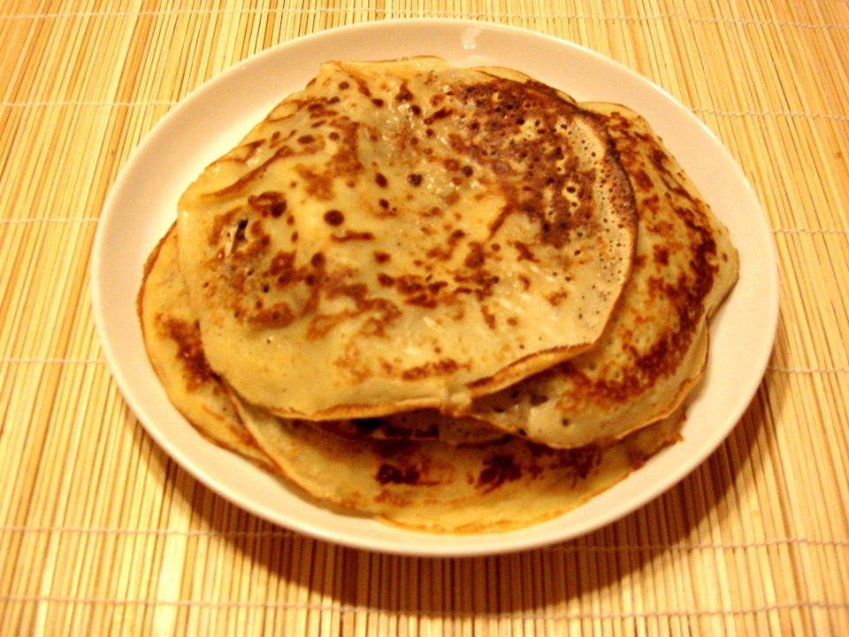 Món bánh rán của Nigeria khá cay bởi nó có thành phần quan trọng là ớt đỏ. Ngoài ra, món này còn có cà hành tây xào và cà chua.