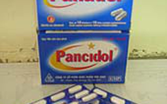 Chẳng hạn như Panadol, do Công ty SmithKline, Anh, nhượng quyền sản xuất cho Công ty liên doanh dược phẩm Sanofi Synthelabo Việt Nam, đã bị làm nhái dưới cái tên ... gần giống. Hay như viên Decolgen trị cảm, sổ mũi, Alaxan kháng viêm, giảm đau, hạ sốt của United Pharma Việt Nam, bị làm nhái thành Deogen, Prolaxan.