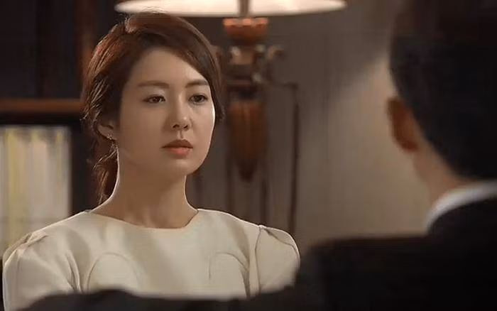 Phú có vẻ ngoài điển trai, đặc biệt là cái tài ăn nói và sự am hiểu tâm lí con gái nên cô nào gặp anh cũng thấy thích (Ảnh minh họa). Phú có vẻ ngoài điển trai, đặc biệt là cái tài ăn nói và sự am hiểu tâm lí con gái nên cô nào gặp anh cũng thấy thích (Ảnh minh họa).