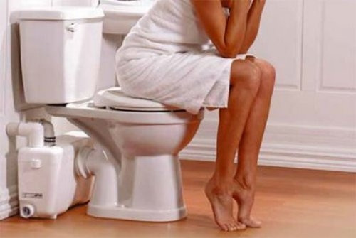 Tập thói quen đi đại tiện cùng một thời điểm mỗi ngày là cách giảm nguy cơ rối loạn tiêu hóa hiệu quả.