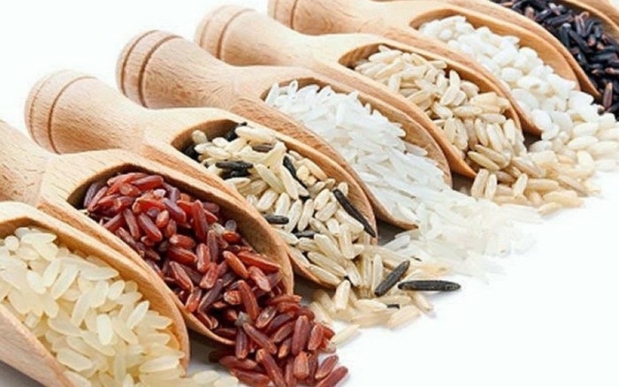 11. Gạo lứt: Là một nguồn chất xơ tuyệt vời có thể giúp bạn giữ cân nặng lành mạnh và giảm nguy cơ mắc bệnh tim và tiểu đường tuýp 2.