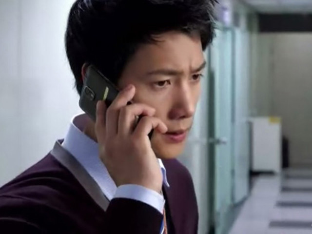 Chong ngay ngay nhan tin nguoi tinh cu vi ly do bat kha khang