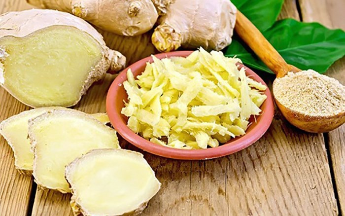 3. Gừng: Giúp làm giảm viêm trong cơ thể, ăn thường xuyên có thể giúp giảm đau do các chấn thương cơ bắp liên quan đến luyện tập.