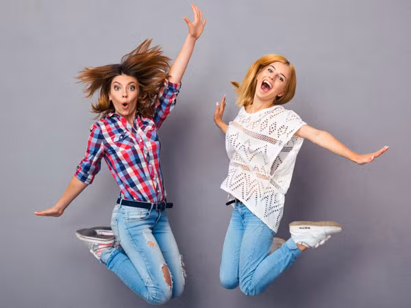 Phụ nữ tập nhảy từ 10 đến 20 lần mỗi ngày trong vòng 4 tháng có mật độ xương hông mạnh hơn so với phụ nữ không tập nhảy. Nhảy tạo ra một sự căng thẳng nhỏ trong xương, giúp xây dựng lại hệ xương mạnh mẽ hơn.