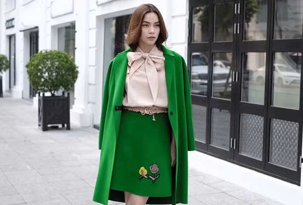 Xanh lá cây là màu của thiên nhiên, tượng trưng cho sự cân bằng, phát triển, sinh sôi nảy nở và sự phong phú.