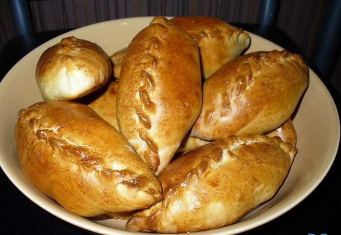 Món ăn này có vẻ ngoài khá giống với các loại bánh mỳ ở nhiều quốc gia khác nhưng chắc chắn bạn sẽ bất ngờ khi thưởng thức nó bởi sự khác biệt không chỉ ở nguyên liệu mà ngay cả trong khâu chế biến nữa.