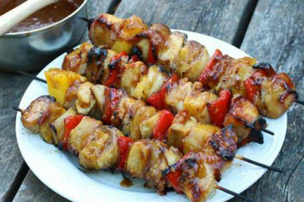 Các bạn cũng đừng quên thưởng thức món thịt nướng ngon trứ danh này nếu có dịp tới xứ sở Bạch Dương. Ảnh: Internet.