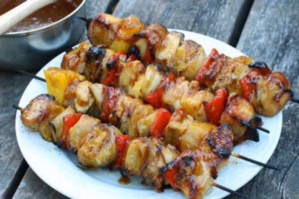 Các bạn cũng đừng quên thưởng thức món thịt nướng ngon trứ danh này nếu có dịp tới xứ sở Bạch Dương. Ảnh: Internet.