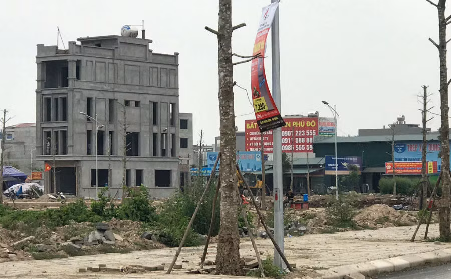 Một số khu vực người dân đã bắt đầu xây nhà để kinh doanh.