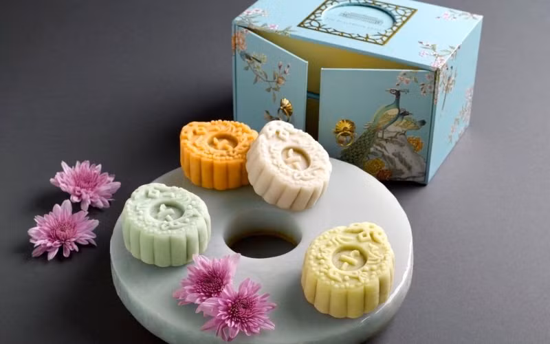 Bánh dẻo Singapore phải bảo quản lạnh nên có vị mát, ngọt thơm và mềm dai.