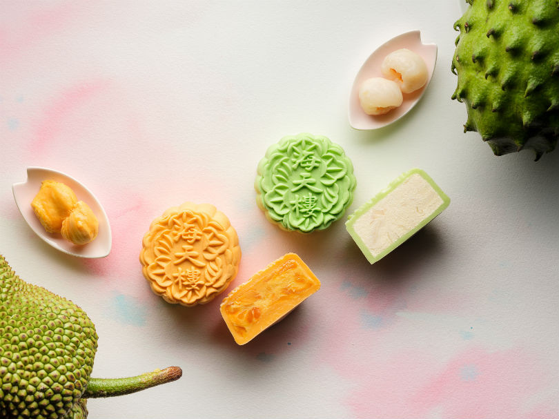 Các đầu bếp tạo nên rất nhiều hương vị bánh mới lạ như vị mít, mãng cầu...