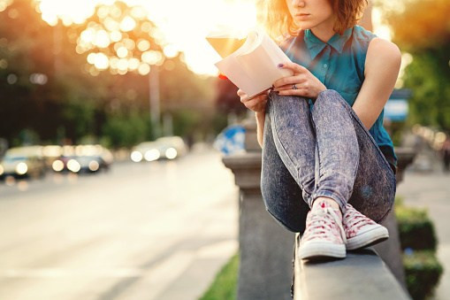 Cười và kể những câu chuyện hài hước: Tất cả chúng ta đều cảm thấy tốt hơn sau một tiếng cười khúc khích.