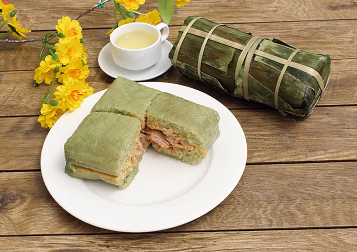 Mẹ bầu nên hạn chế ăn bánh chưng để tránh dẫn đến tình trạng đầy hơi, khó tiêu. Ngoài ra, bánh chưng không thích hợp cho nhóm thai phụ béo phì, cao huyết áp.