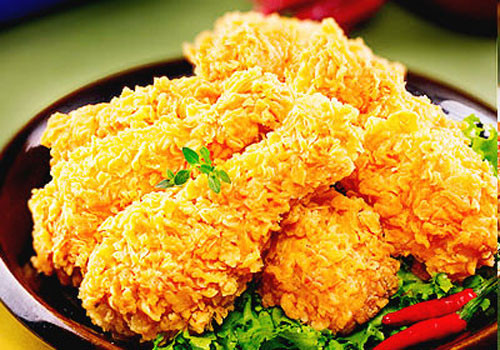 Thực phẩm ngày Tết thường gồm rất nhiều món chiên, rán nhưng phụ nữ mang thai không nên ăn quá nhiều. Những loại đồ ăn này có thể sẽ làm gia tăng chứng ốm nghén, nôn ói và làm mẹ tăng cân nhanh.