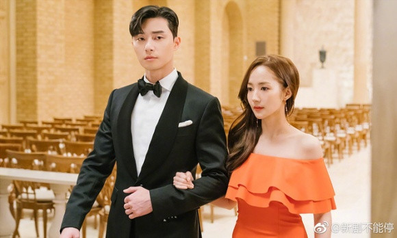 Đi dạ tiệc với anh, tôi trang điểm thật xinh đẹp để át vía cô người yêu cũ. (Ảnh minh họa).