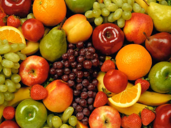 Các loại quả đỏ như dưa hấu, bưởi đỏ, ớt đỏ... có hàm lượng phenol cao, làm giảm lượng mỡ trong bụng.