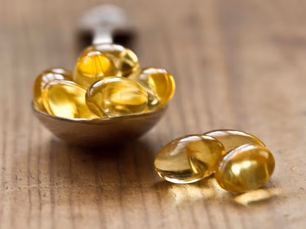 Dầu gan cá tuyết là một trong những cách tốt và dễ dàng nhất để bổ sung đủ lượng vitamin D hàng ngày. Dầu gan cá tuyết thu được từ gan cá tuyết và thường chế ở dạng viên nang.