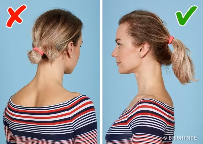 Kiểu buộc gập ngọn tóc lại chỉ phù hợp khi bạn ở nhà bởi nó sẽ khiến bạn trông xấu xí hơn khi xuất hiện ngoài đường. Nếu muốn buộc, bạn hãy cột tóc đuôi gà hoặc tết lại.