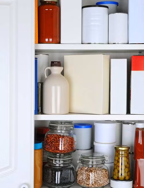 Để phòng ngừa các bệnh tật đáng tiếng do ăn nhiều đồ ngọt, hãy thử 10 cách cai nghiện đồ ngọt sau. Đầu tiên, bạn cần dọn dẹp tủ bếp, tủ lạnh và nơi cất trữ đồ ngọt trong nhà và ở bàn làm việc.