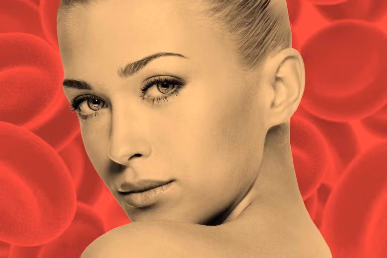 Da trông nhợt nhạt hơn: Do thiếu sắt, cơ thể con người không thể sản xuất đủ hemoglobin cho các tế bào máu đỏ, kết quả là làn da của bạn sẽ bị nhợt nhạt hơn.