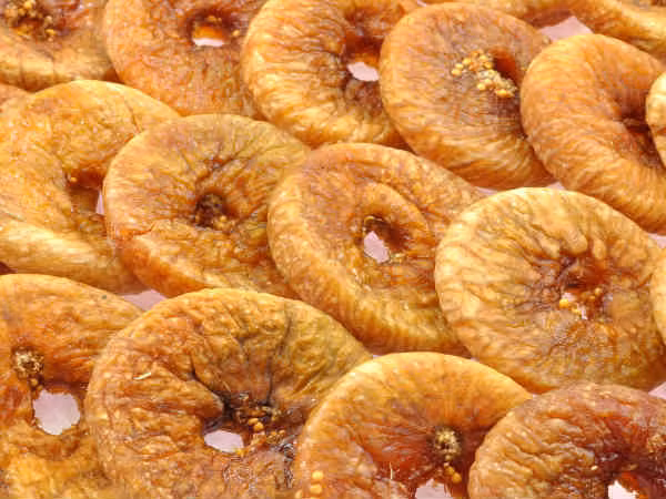 8. Quả sung ngọt sấy khô có tác dụng nhuận tràng cho cơ thể, điều này đảm bảo làm sạch hệ thống tiêu hóa. Ngoài ra, chúng còn là một nguồn cung cấp các khoáng chất quan trọng như magiê, canxi, mangan và kali.