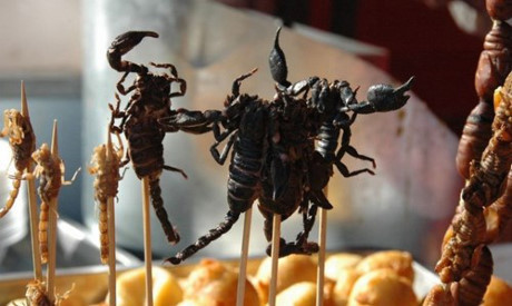 Bò cạp Bảy Núi được xem là món ngon đặc sản của vùng đất An Giang. Từ nguyên liệu là bò cạp, người ta có thể chế biến ra nhiều món ăn ngon. Cách làm đơn giản và phổ biến của người dân vùng Bảy Núi là sử dụng bò cạp để chiên giòn.