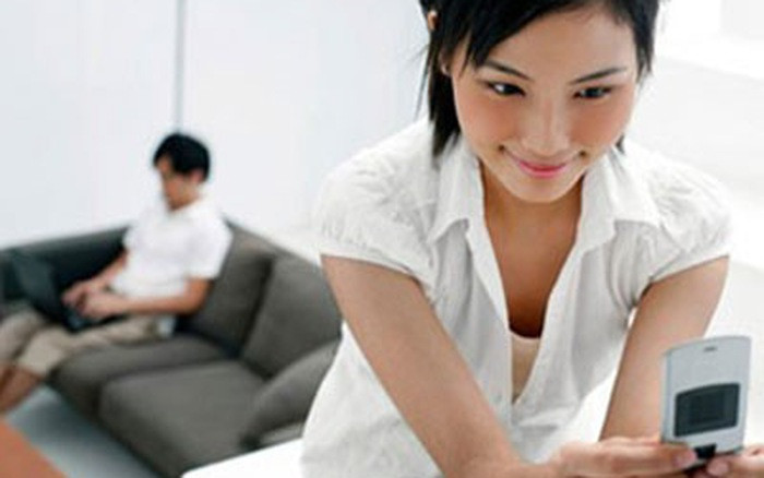 Khi hôn nhân không hạnh phúc, nó sẽ khiến đối phương không còn muốn chăm sóc và để ý đến bạn nữa. Mỗi đòi hỏi của bạn đều khiến đối tác có thể khó chịu. Ảnh: Internet.