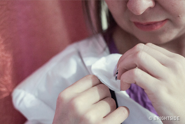 Nước tẩy trang không chỉ có thể loại bỏ lớp trang điểm mà còn làm sạch các loại bụi bẩn khác nhau.