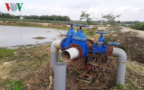 Hệ thống máy bơm nước bị hoen rỉ.