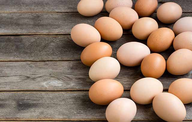 3. Trứng: Nên ăn trứng luộc hoặc rán không dùng dầu, như thế sẽ có ích cho đường ruột.