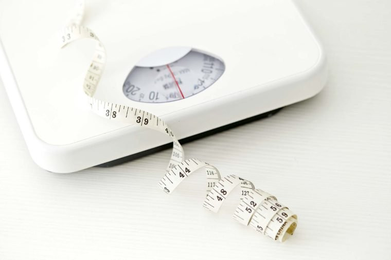 Detox bằng nước trái cây có tác dụng giảm cân nhanh ngay lúc ban đầu. Tuy nhiên sau đó, hầu hết mọi người đều tăng cân trở lại, thậm chí tăng cân nhiều hơn so với trước khi detox.