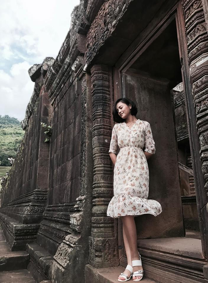 Gu thời trang đời thường của Thu Quỳnh có phần dịu dàng và nữ tính hơn nhiều.