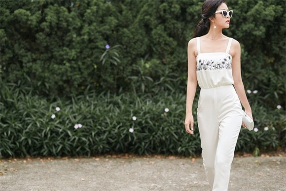 Thu Quỳnh gợi ý thêm một phong cách sang chảnh cho quý cô công sở.