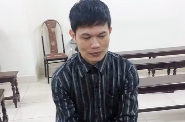 Cách đây 5 năm, cũng đã có trường hợp nam ca sĩ Nguyễn Hữu Chính ở Hưng Yên đã lên cơn “ngáo đá” sau khi sử dụng ma túy đá (một dạng ma túy tổng hợp), dẫn tới việc giết người yêu chỉ vì nghĩ cô này là quỷ. Anh ta ảo tưởng cô có lưỡi dài và đang bơm chất độc vào cơ thể mình.